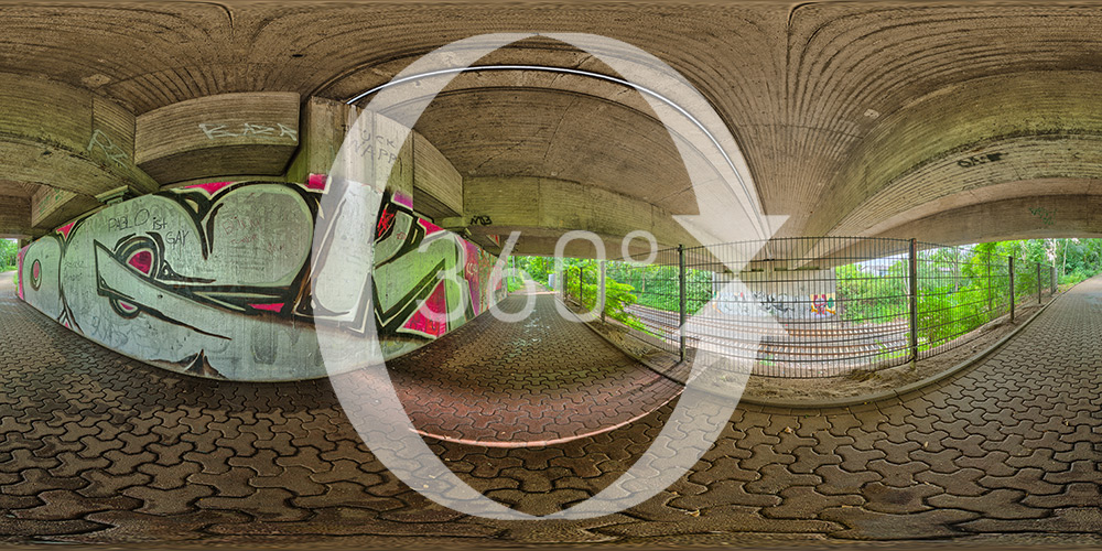 Die Brücke an der Denkmalstraße